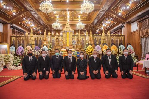 การบำเพ็ญกุศลสวดพระอภิธรรมศพเจ้าประคุณสมเด็จพระวันรัต (จุนท์ พฺรหฺมคุตฺโต)  ของศาลรัฐธรรมนูญ และผู้ศึกษาอบรมหลักสูตร “หลักนิติธรรมเพื่อประชาธิปไตย” (นธป.) รุ่นที่ 10 เมื่อวันจันทร์ที่ 4 เมษายน 2565 ณ ห้องบำเพ็ญกุศล ชั้น 2 อาคาร 100 ปี  วัดบวรนิเวศวิหาร